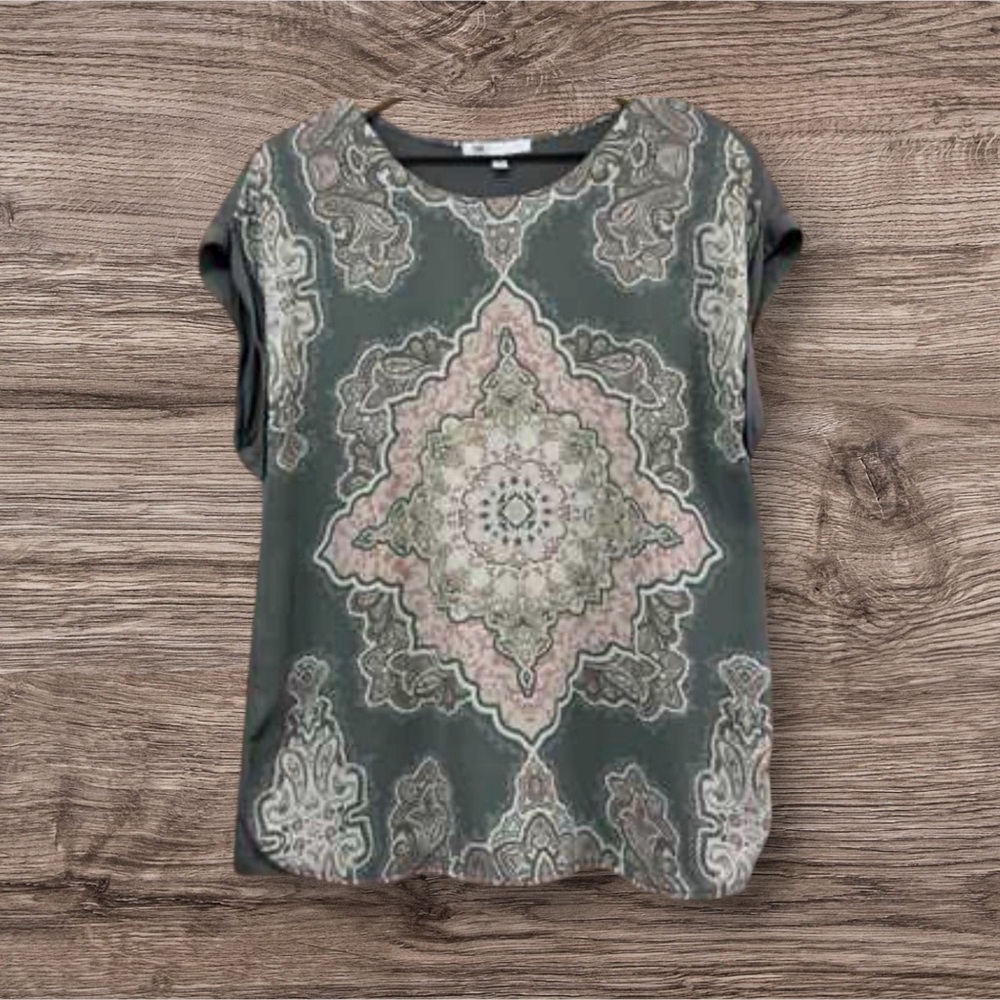 DR2 Mandala print top, size large